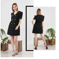 Siyah Düğmeli Kare Yaka Elbise